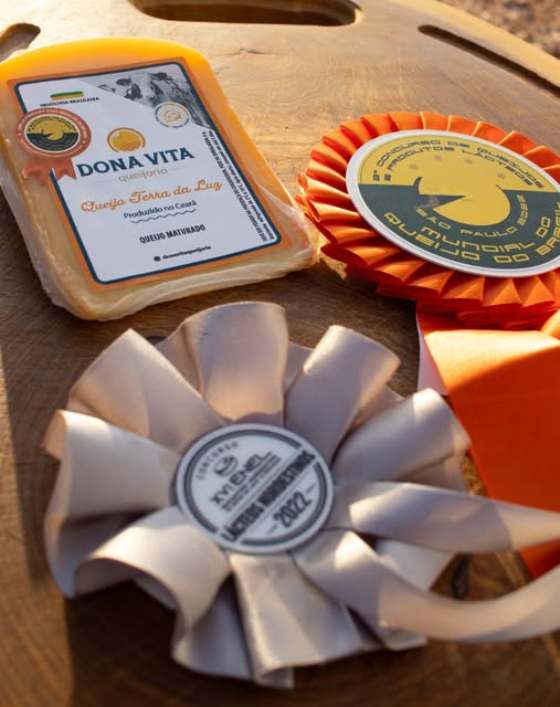 Queijo Terra da Luz com medalhas de concursos